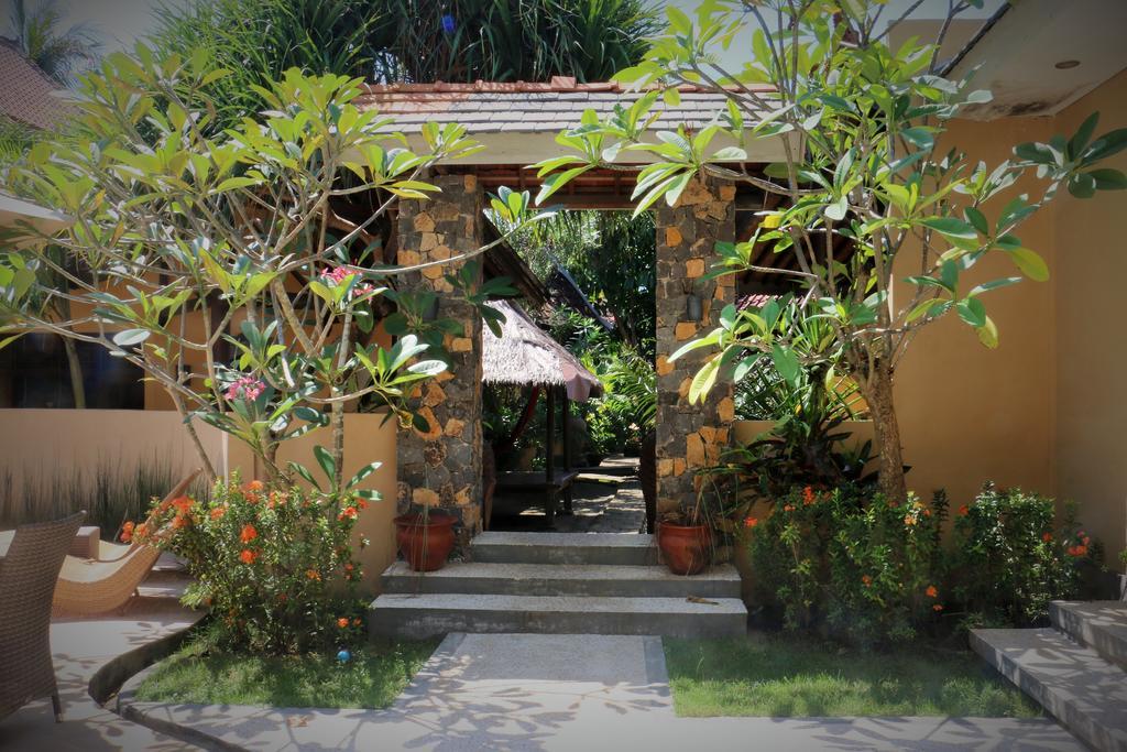 Matahari Inn Gili Trawangan Exterior photo